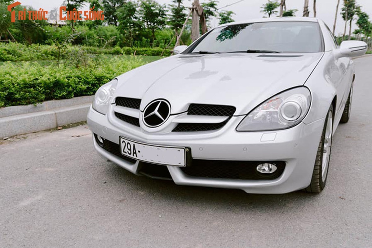 Mui tran hang sang Mercedes-Benz SLK chi 800 trieu o Ha Noi