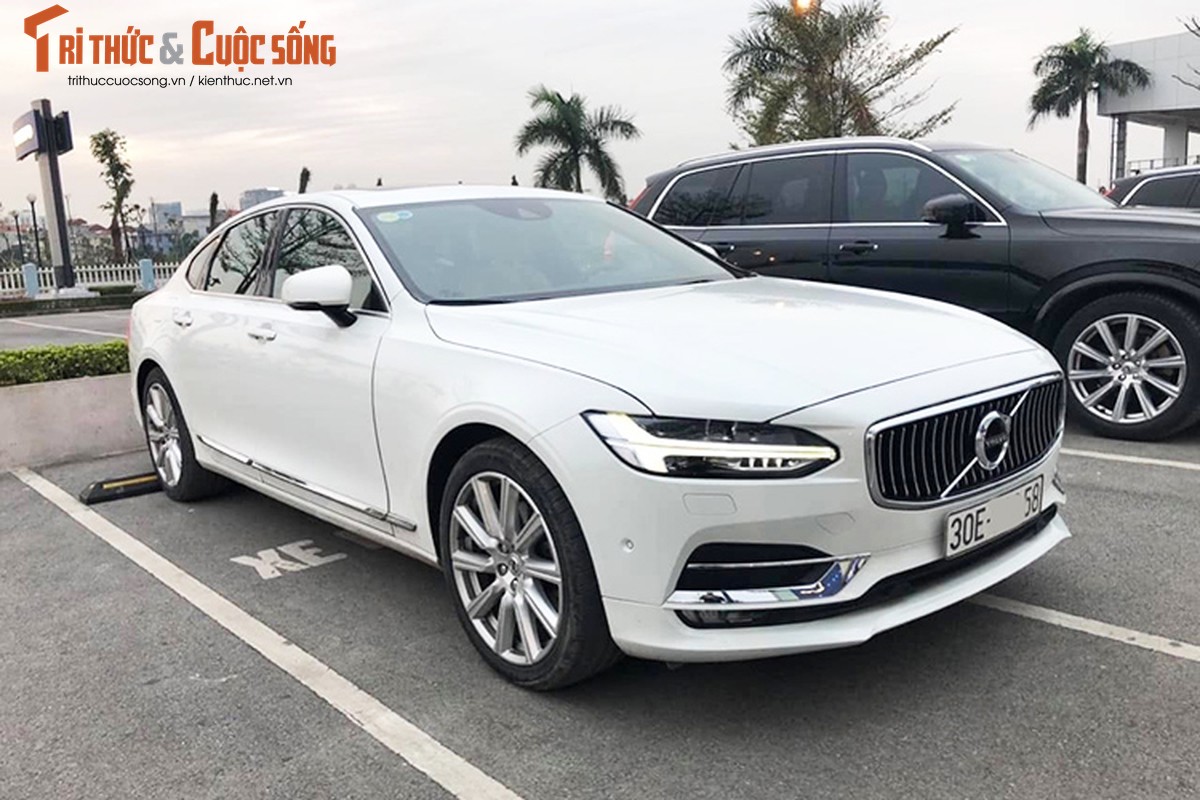 Xe Volvo S90 Inscription dung chan, ban 2,1 ty tai Ha Noi