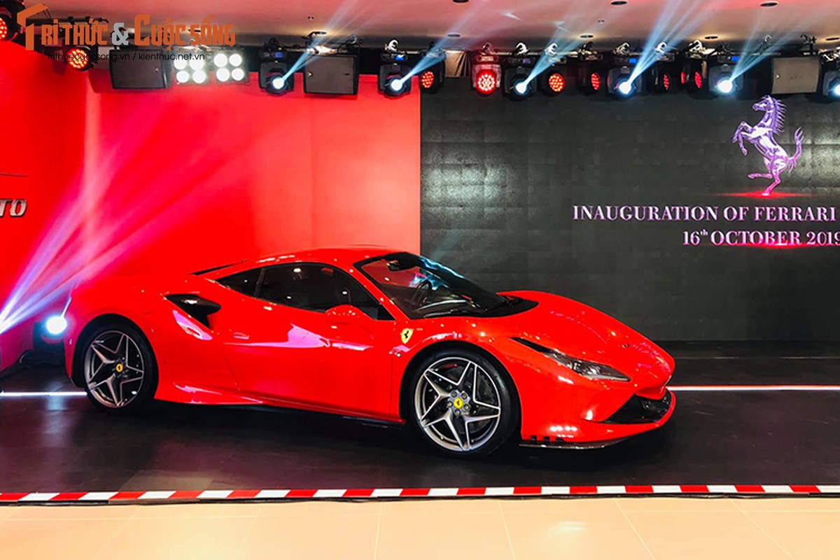 Ferrari F8 Tributo chinh hang ra mat dan choi sieu xe Viet-Hinh-10