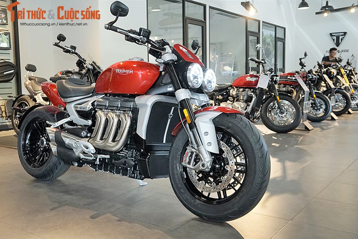 Triumph Rocket 3 tu 869 trieu tai Viet Nam, dat hon Honda Civic