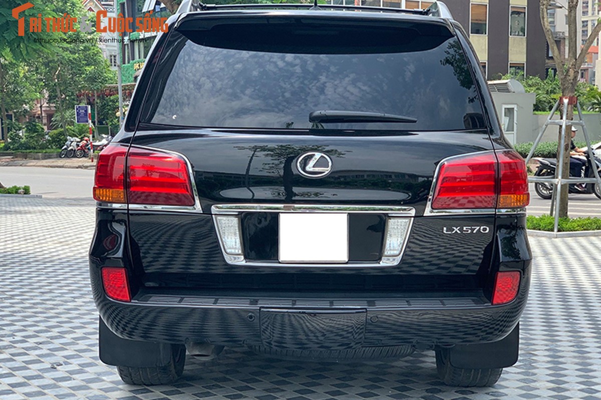 Lexus LX570 dung 10 nam chao ban 2,5 ty dong tai Ha Noi-Hinh-4