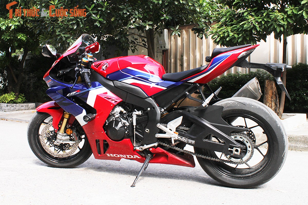 Can canh Honda CBR1000RR-R SP hon 1 ty dong tai Ha Noi-Hinh-2