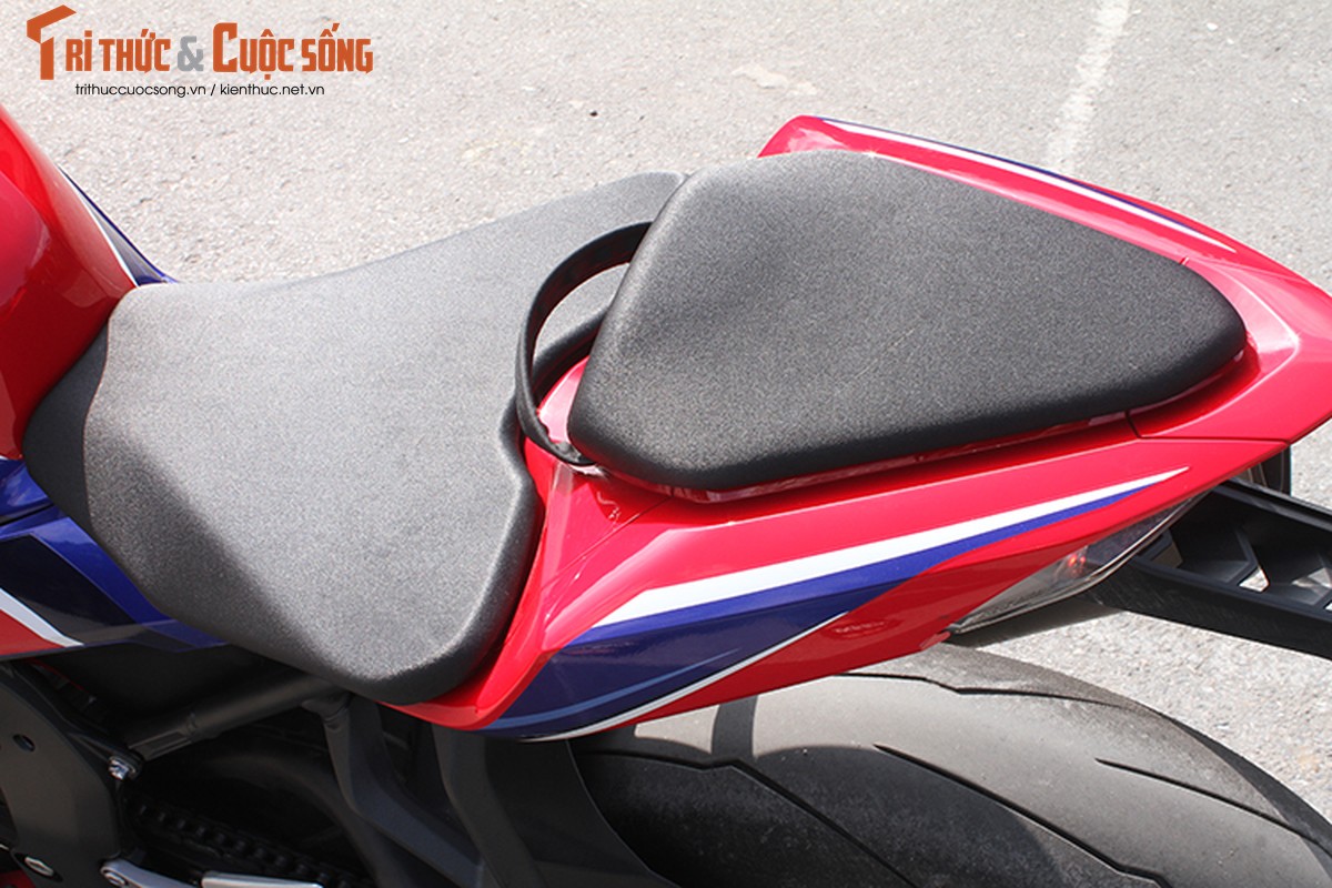 Can canh Honda CBR1000RR-R SP hon 1 ty dong tai Ha Noi-Hinh-8