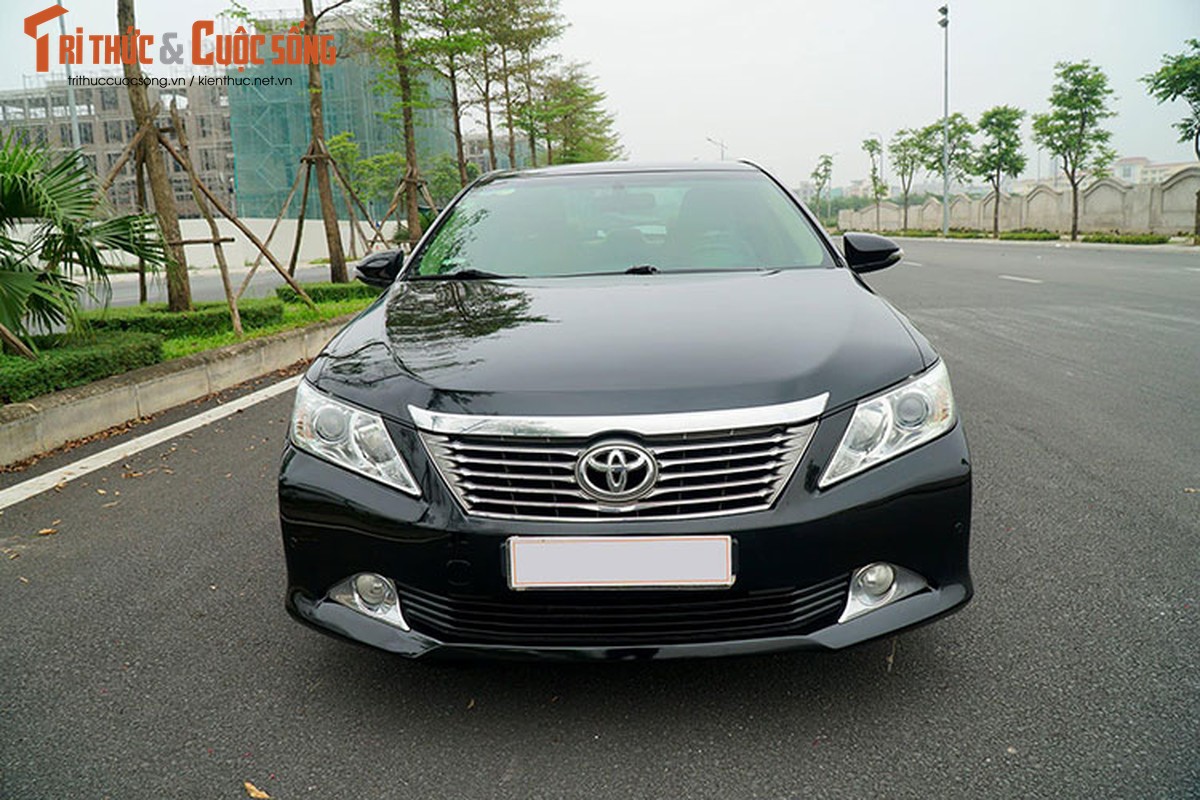 Can canh Toyota Camry 2014 
