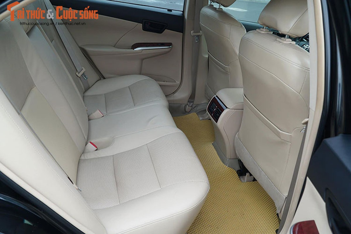 Can canh Toyota Camry 2014 