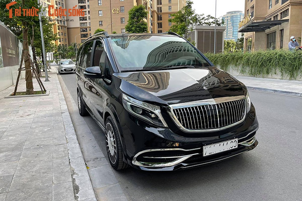 Can canh Mercedes V220d do phong cach sieu sang Maybach VS680