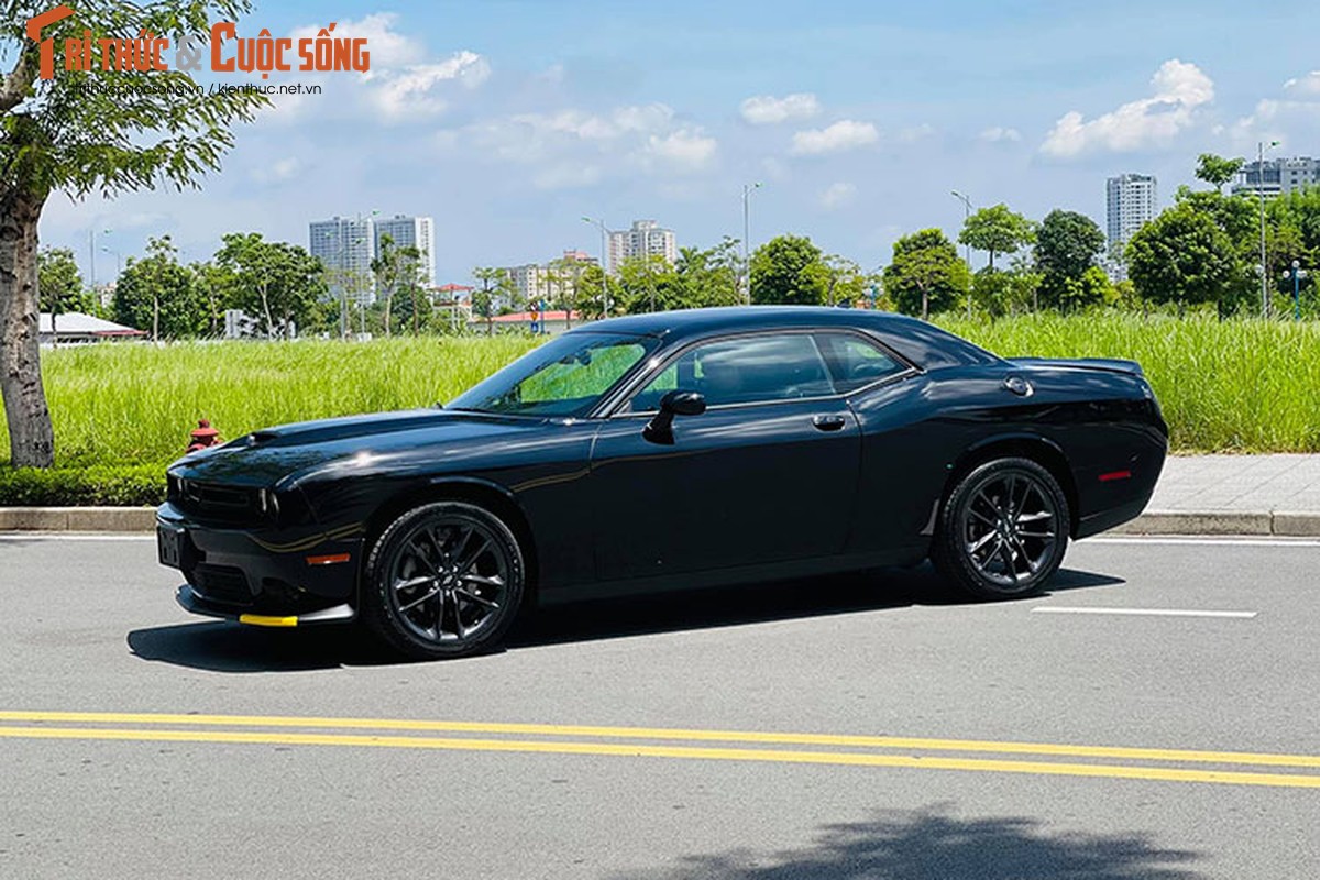 Can canh Dodge Challenger GT 2021 tai Viet Nam, hon 3 ty dong-Hinh-12