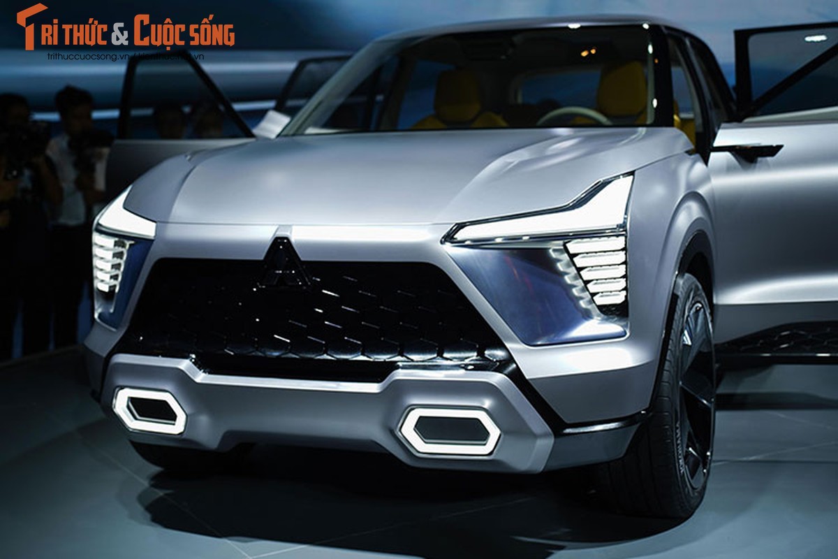 Can canh Mitsubishi XFC Concept tai Viet Nam, SUV voi bau troi tien ich-Hinh-4