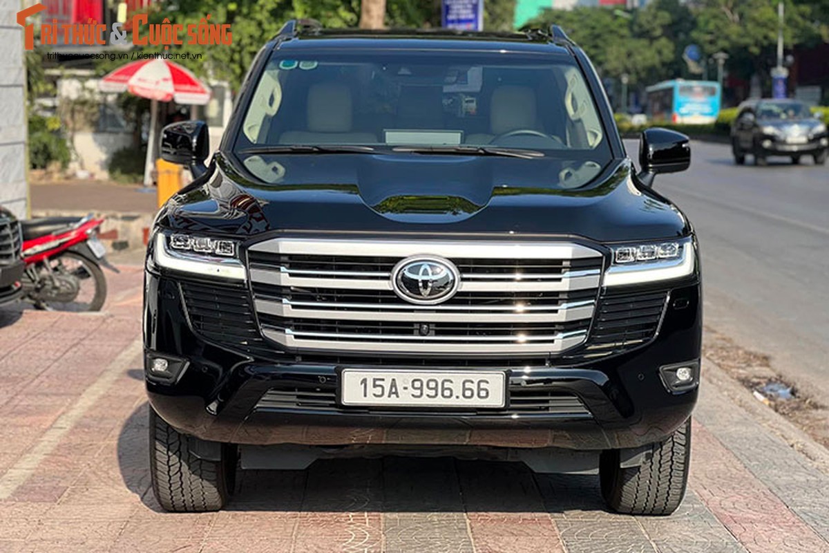 Can canh Toyota Land Cruiser 2022 