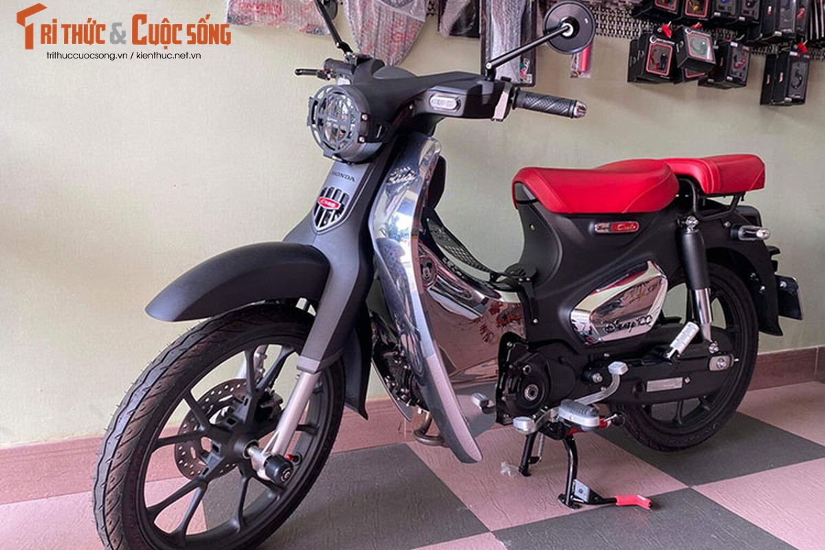 Honda Super Cub C125 Disney dau tien tai Viet Nam, hon 300 trieu dong