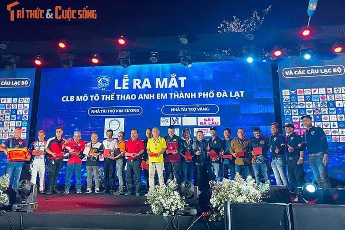 “Soi” dan moto khung tai le ra mat CLB moto the thao Da Lat