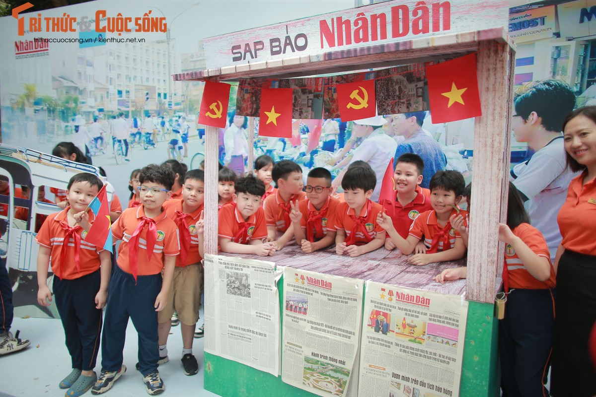 Gioi tre hao hung xep hang nhan an pham dac biet Bao Nhan Dan-Hinh-10