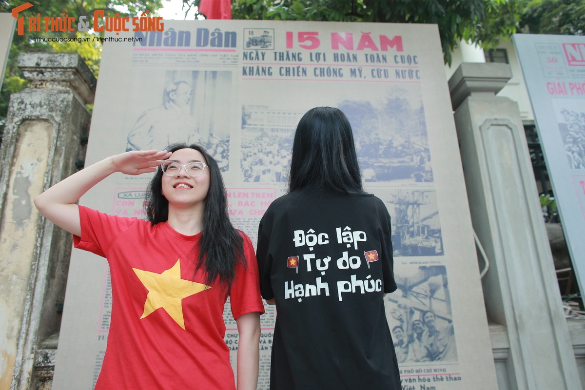 Gioi tre hao hung xep hang nhan an pham dac biet Bao Nhan Dan-Hinh-3