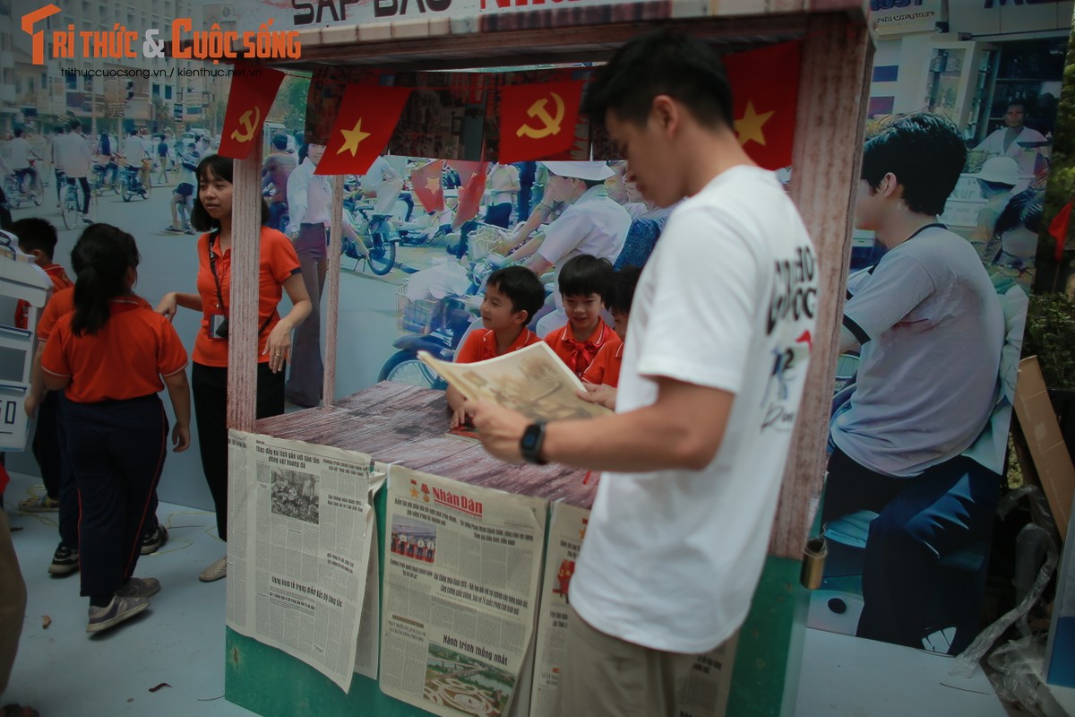 Gioi tre hao hung xep hang nhan an pham dac biet Bao Nhan Dan-Hinh-9