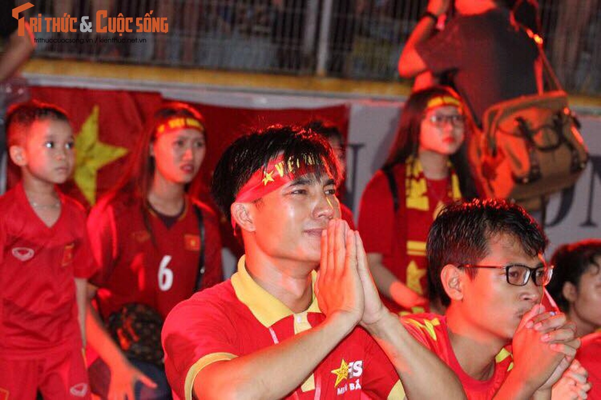 SVD Hang Day vo oa truoc chien thang lich su cua doi tuyen Olympic Viet Nam-Hinh-7