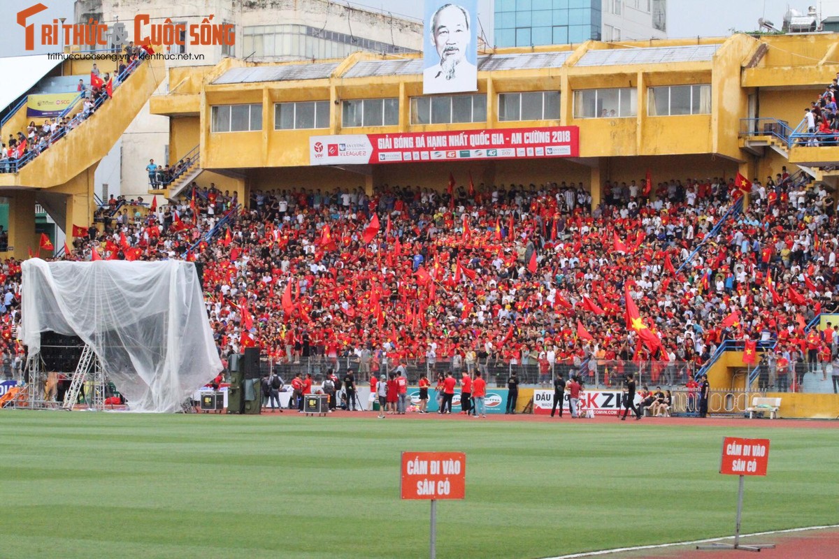 SVD Hang Day ngap tran sac do co vu doi tuyen Olympic Viet Nam-Hinh-6