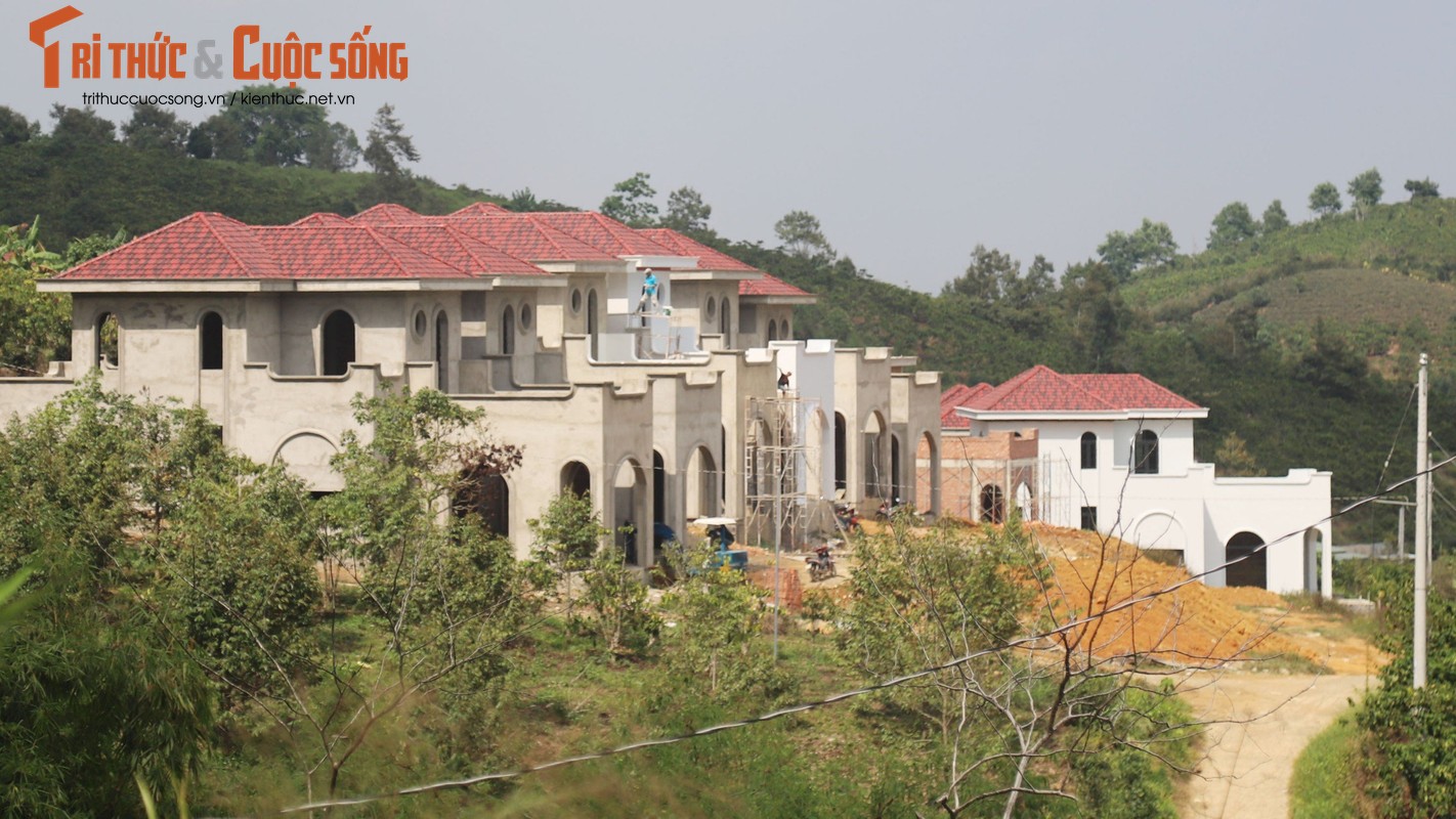 View - 	Lâm Đồng: Khu biệt thự trái phép khiến chủ tịch xã bị tạm đình ch
