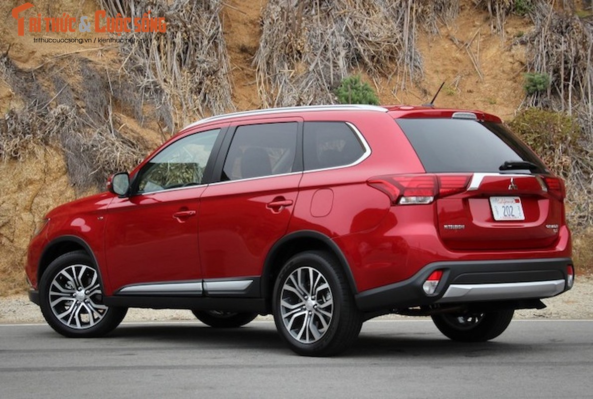 SUV Mitsubishi Outlander 2016 sap ve Viet Nam co gi?-Hinh-5