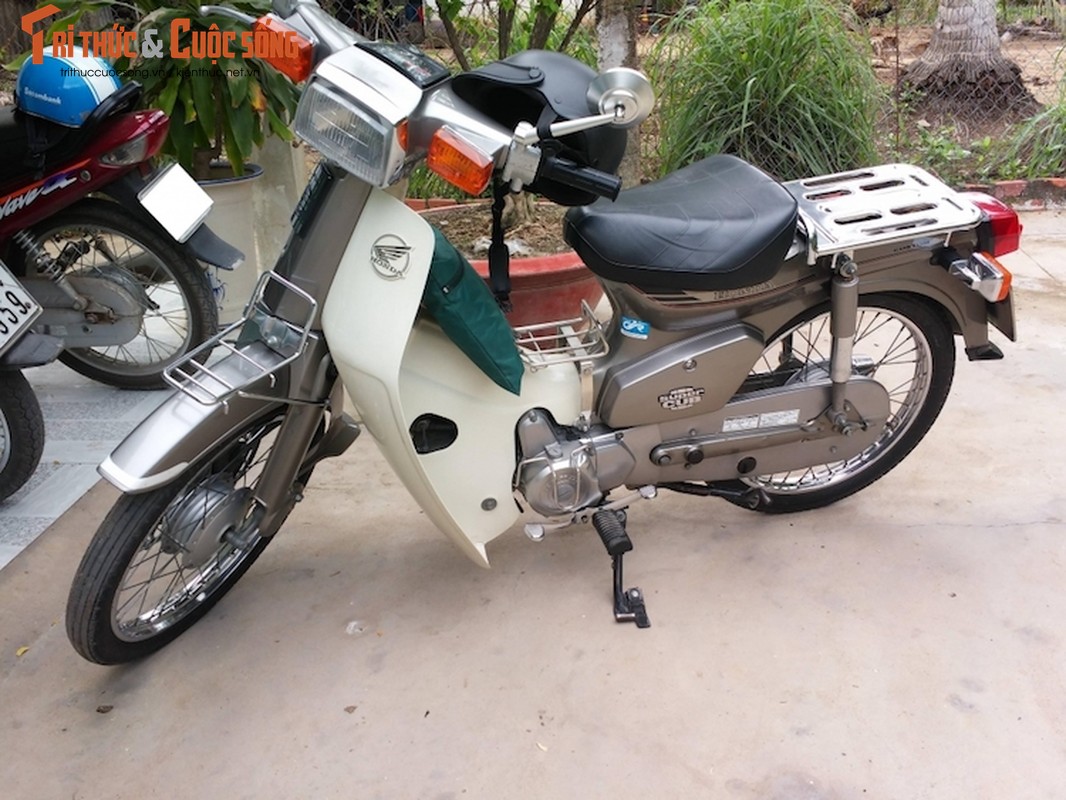 Huyen thoai Honda Cub 82 “nguyen zin cuc doc” tai VN