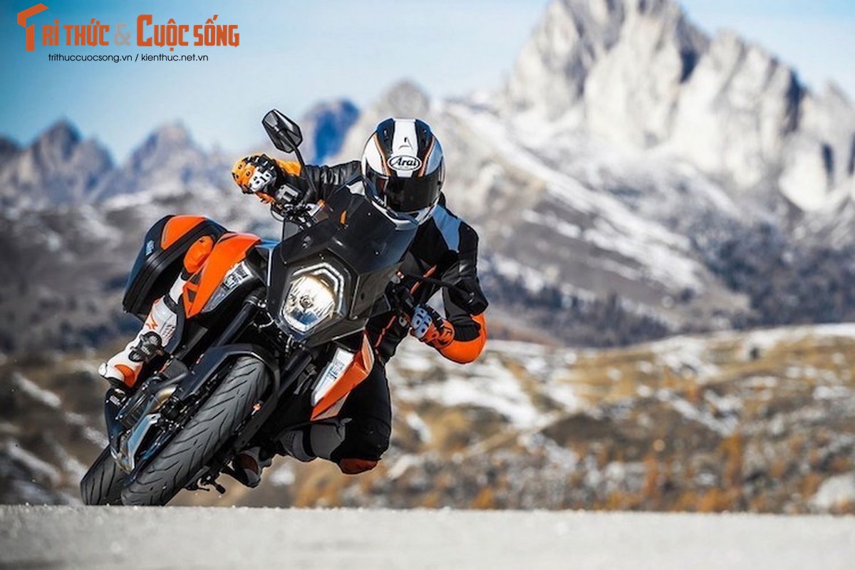 “Xe phuot” KTM Super Duke GT 1290 chot gia 490 trieu-Hinh-2