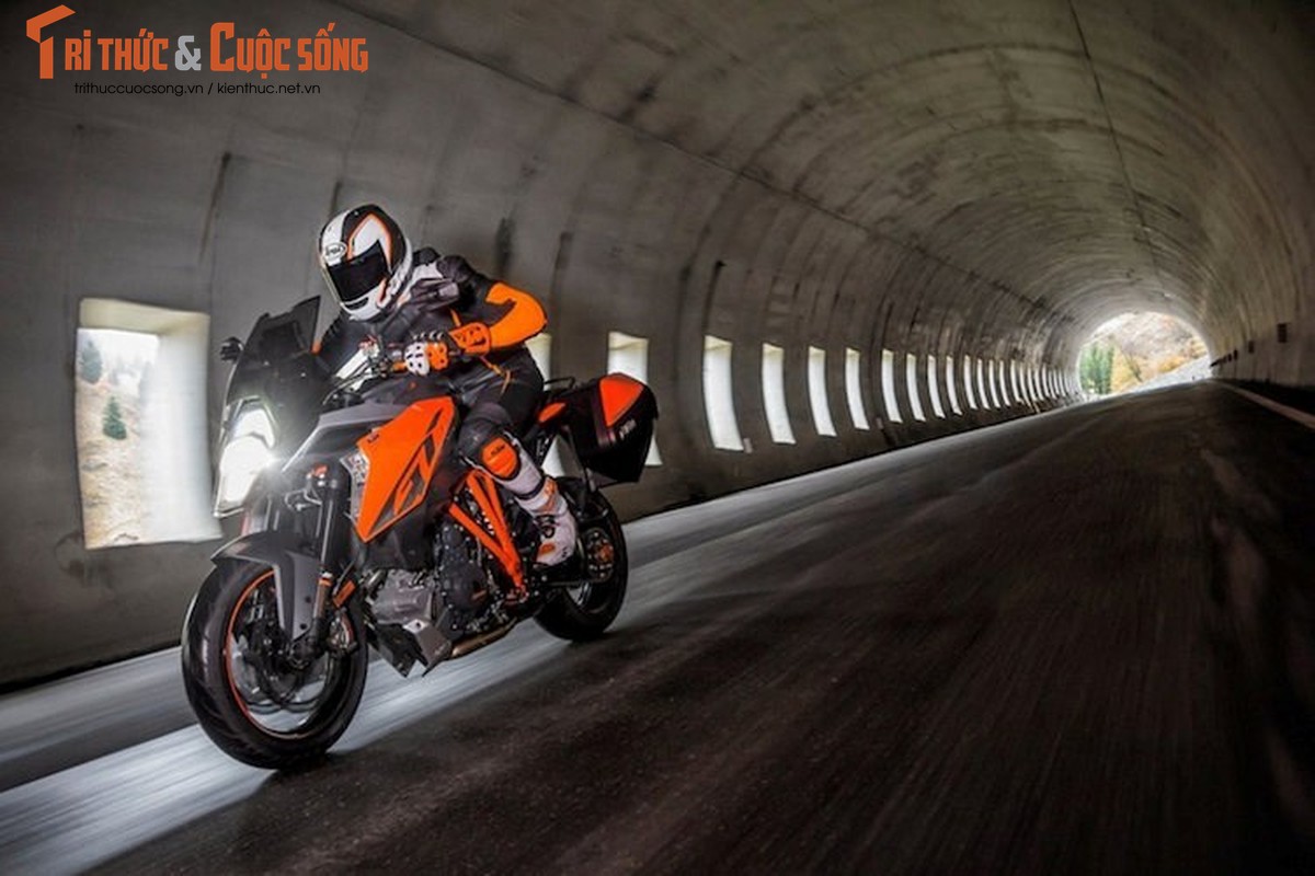 “Xe phuot” KTM Super Duke GT 1290 chot gia 490 trieu-Hinh-4