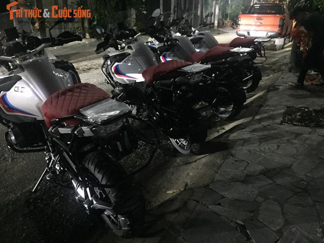 Nghi van moto khung BMW R1200GS Iconic “hang dung“ tai VN?-Hinh-2