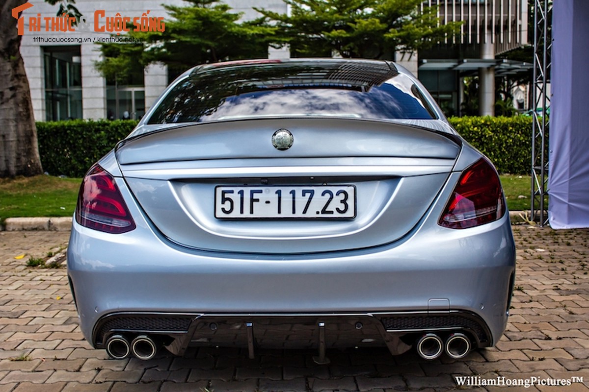 “Soi” Mercedes C300 AMG ngoai that doc tai Sai Gon-Hinh-8