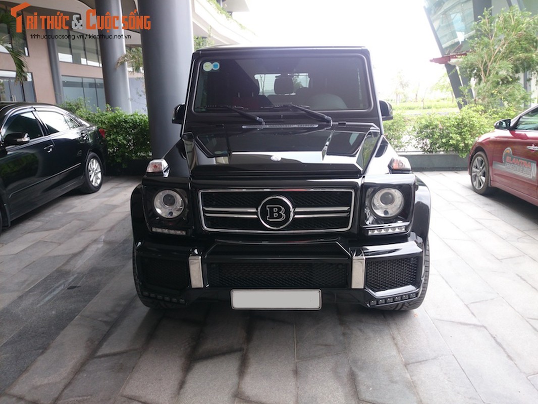 SUV Mercedes G63 AMG Brabus gia 13 ty 