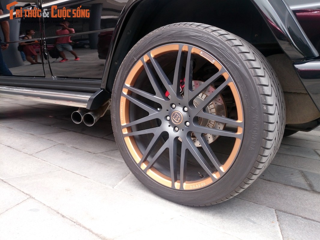 SUV Mercedes G63 AMG Brabus gia 13 ty 