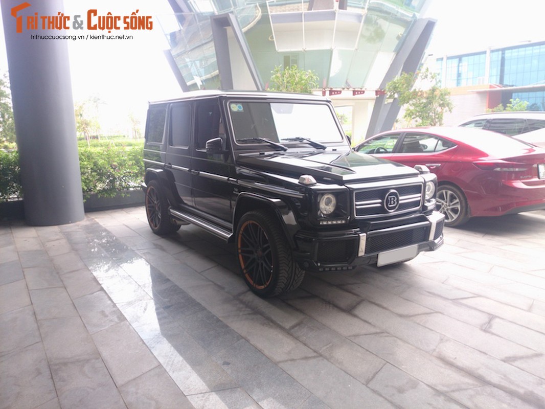 SUV Mercedes G63 AMG Brabus gia 13 ty 