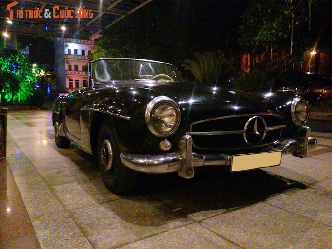 Xe co mui tran tien ty Mercedes 190SL 