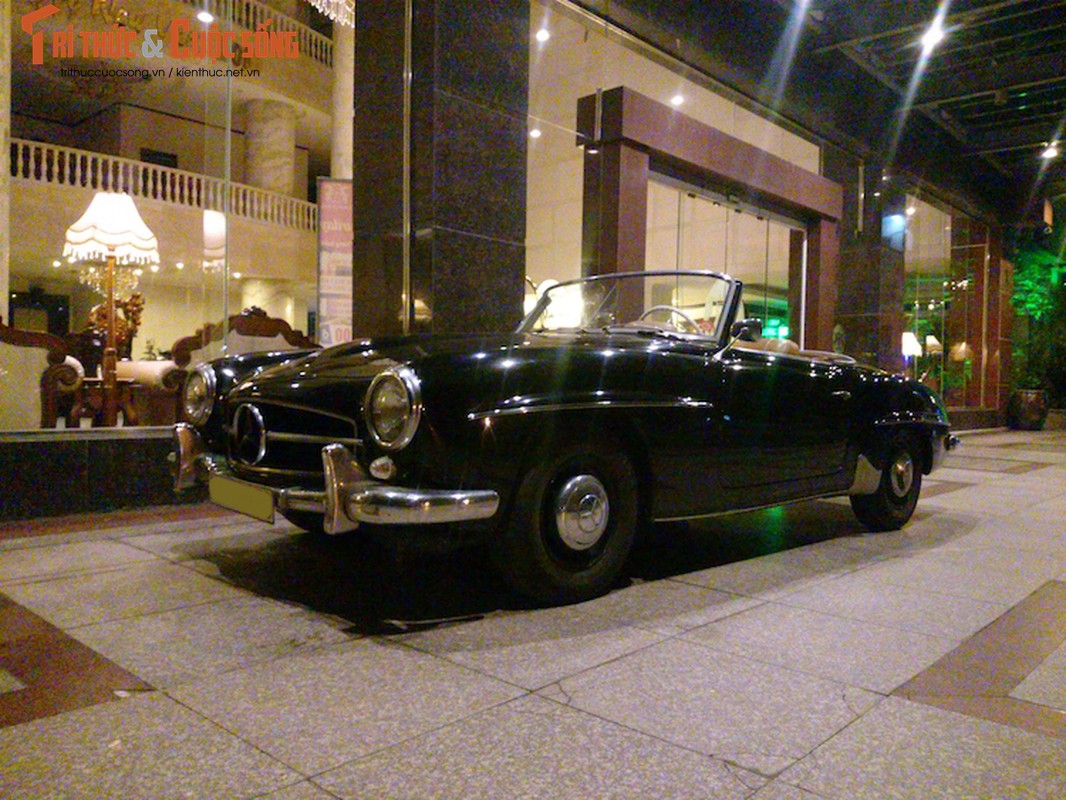 Xe co mui tran tien ty Mercedes 190SL 