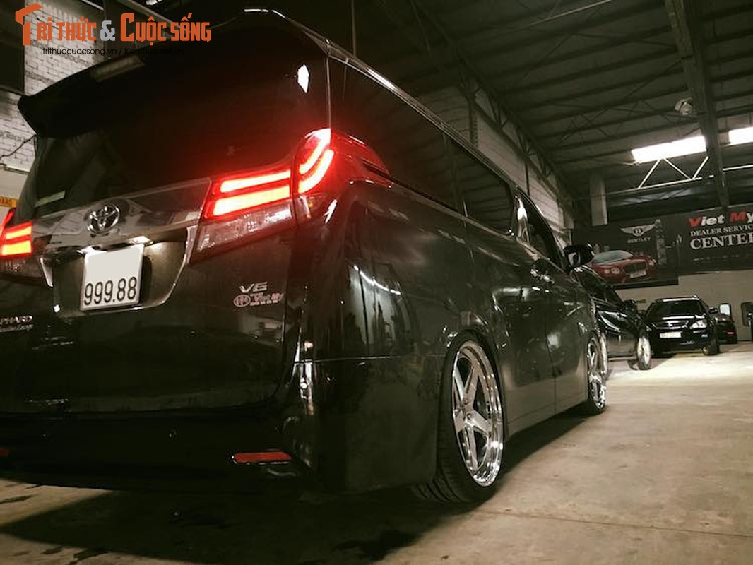 “Chuyen co mat dat” Toyota Alphard do VIP, bien khung tai VN-Hinh-6