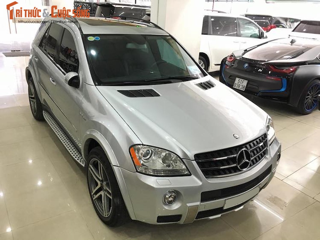 SUV Mercedes ML350 “tra hinh” ML63 AMG tai Sai Gon