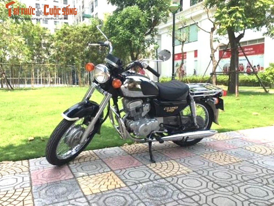 Can canh “hoang tu den” Honda CD125T Benly tai Ha Noi