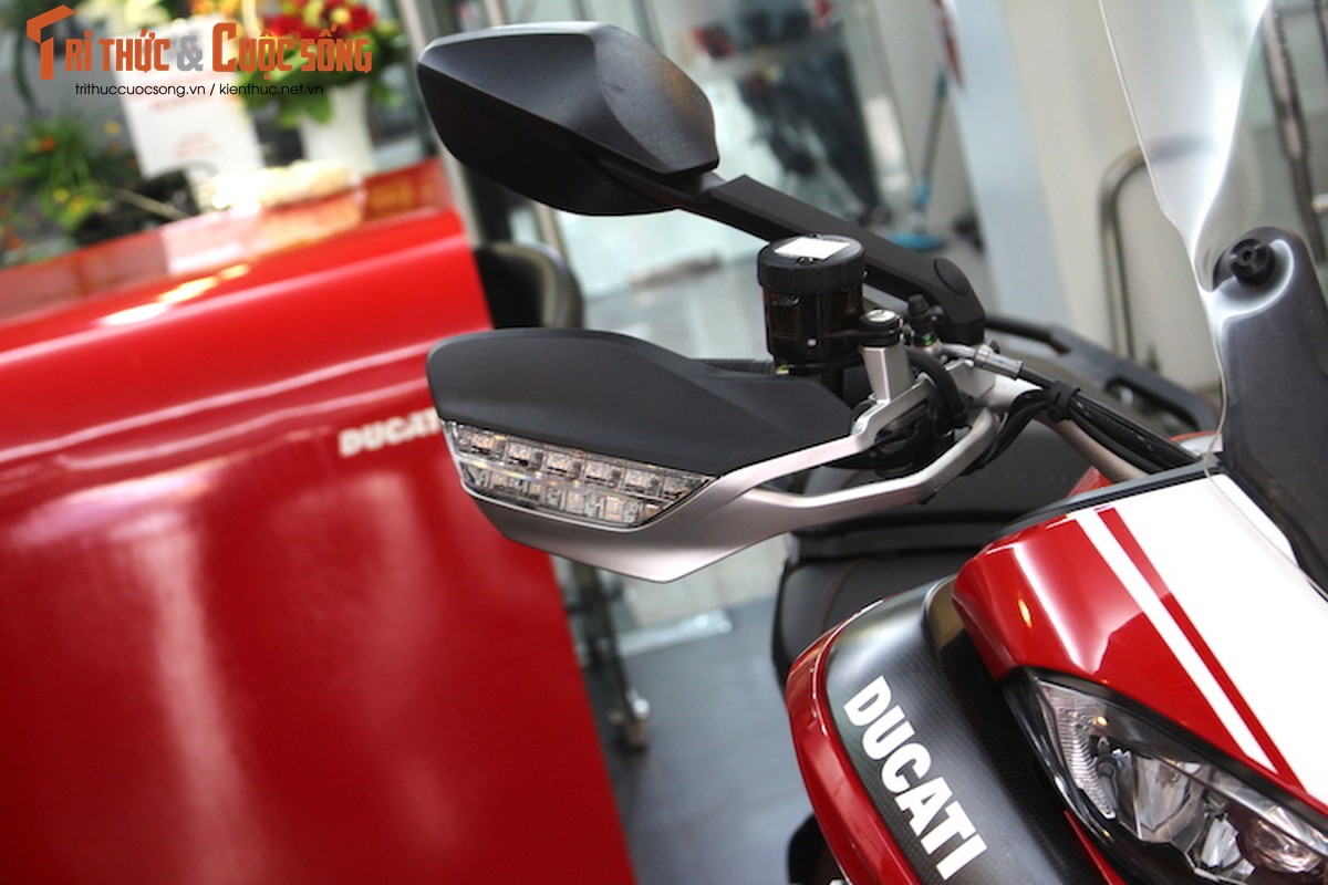 Ducati Multistrada Pikes Peak gia 950 trieu dau tien ve VN-Hinh-12