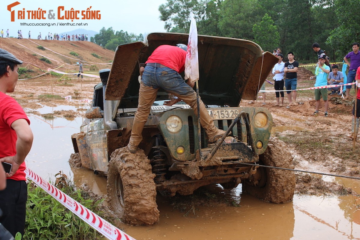 Hang tram “dan choi” doi mua, loi bun pha xe tai Ha Noi-Hinh-16