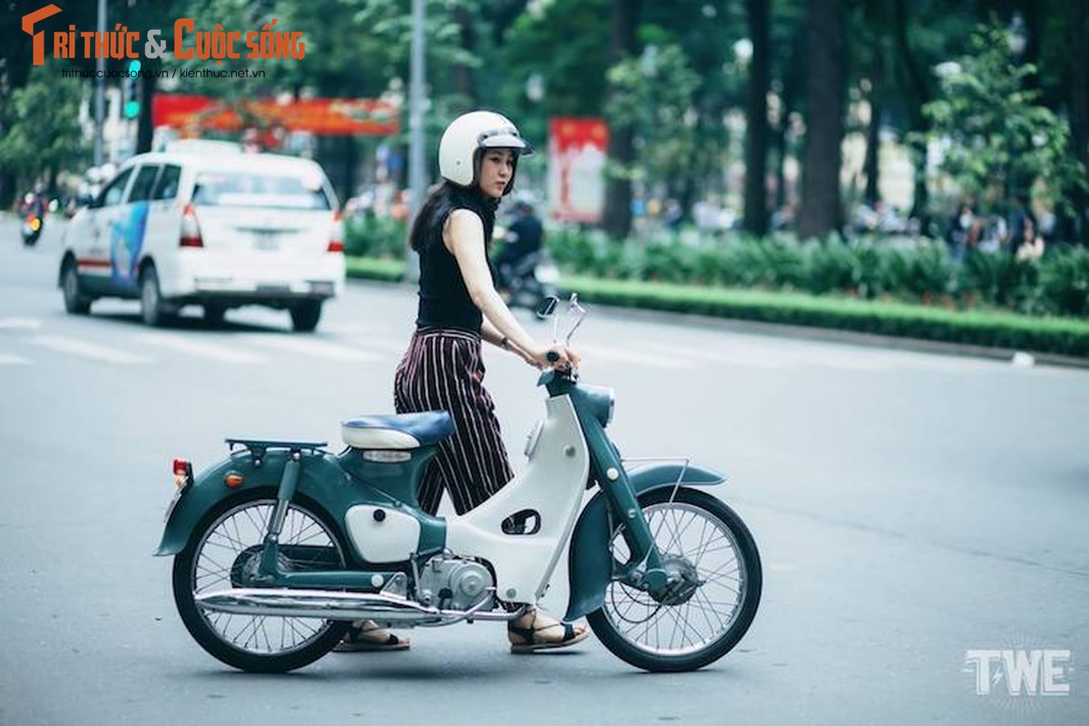 Nguoi dep Viet do dang &quot;hang hiem&quot; Honda Super Cub C100-Hinh-9