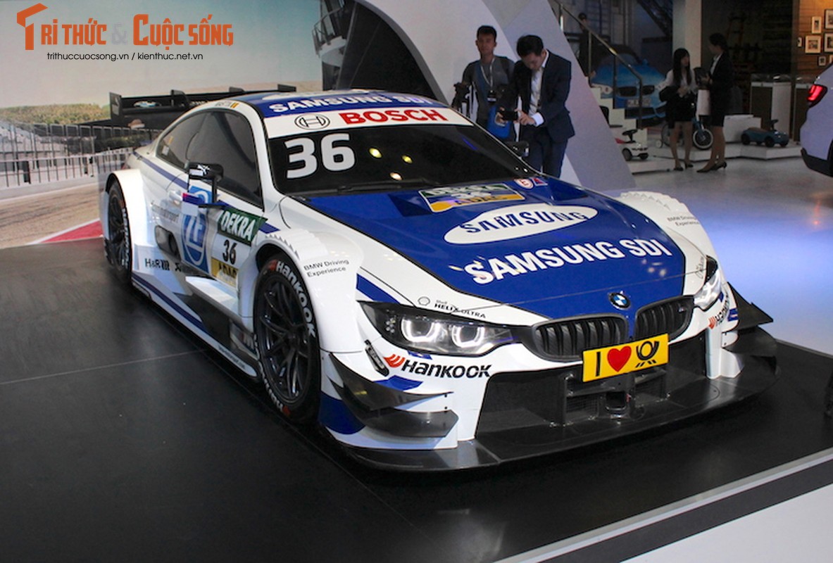 Can canh xe dua “sieu khung” BMW M4 DTM tai VN