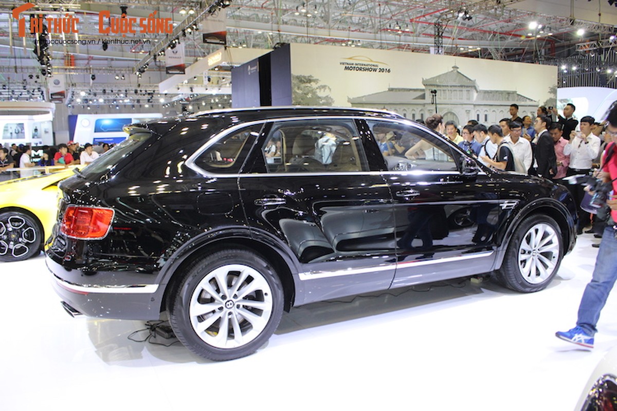 Sieu SUV nhanh nhat The gioi Bentayga chinh hang tai VN-Hinh-4