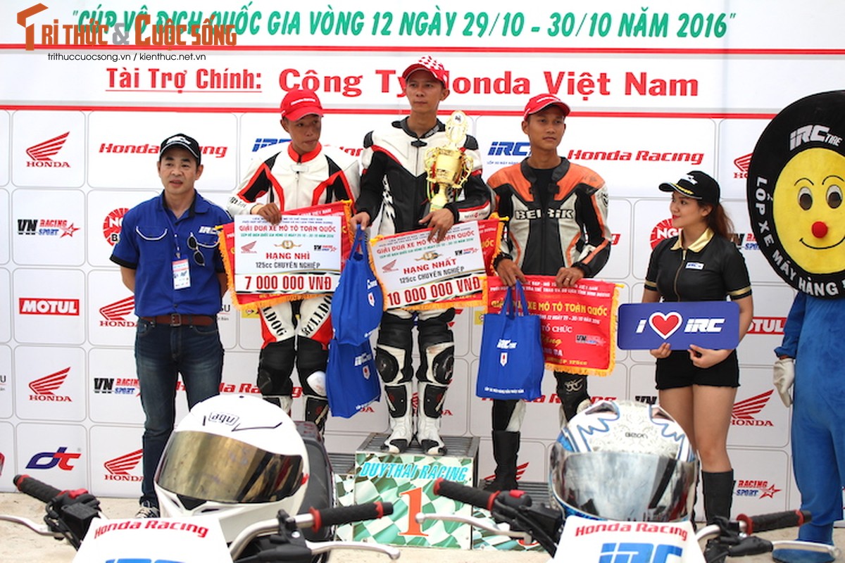 Hon 50 xe may Honda Viet “dua nong” tai Binh Duong-Hinh-16