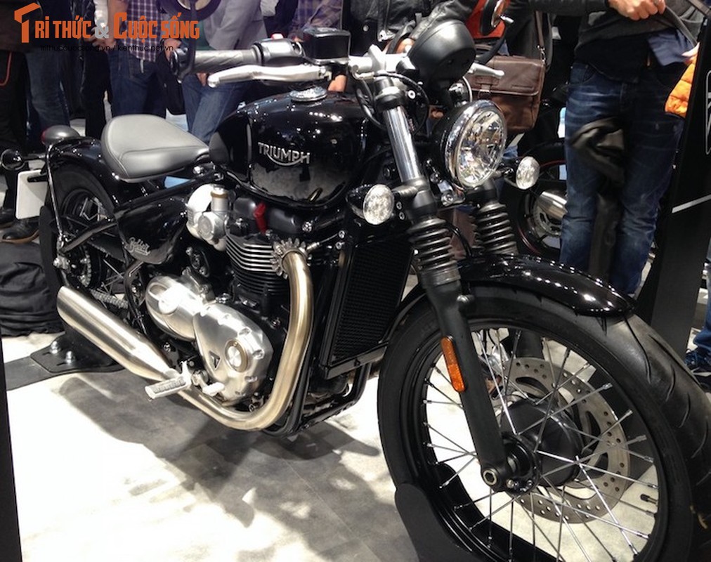 “Bobber quy toc” Triumph Bonneville Bobber tai EICMA 2016-Hinh-2