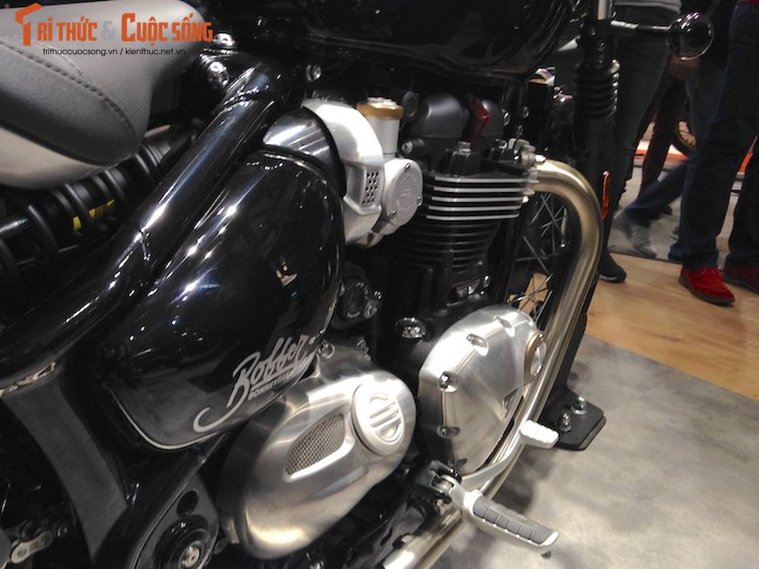 “Bobber quy toc” Triumph Bonneville Bobber tai EICMA 2016-Hinh-7