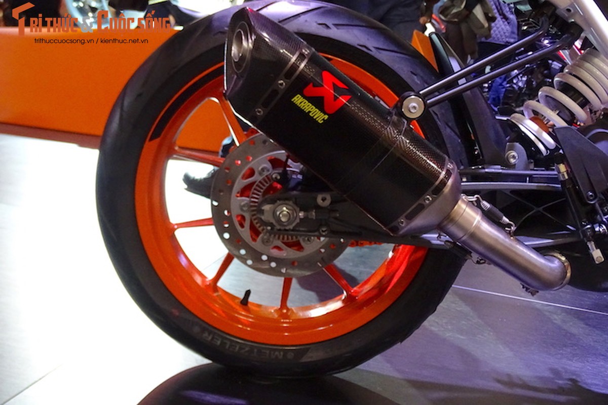 “Soi truc tiep” KTM Duke 390 moi tai trien lam EICMA 2016-Hinh-9