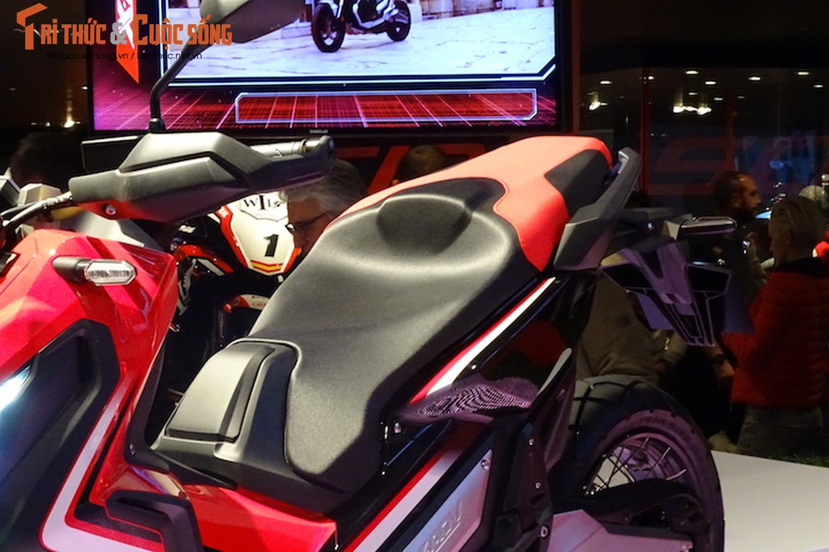 “Phuot thu” tay ga Honda X-ADV tai trien lam EICMA 2016-Hinh-8