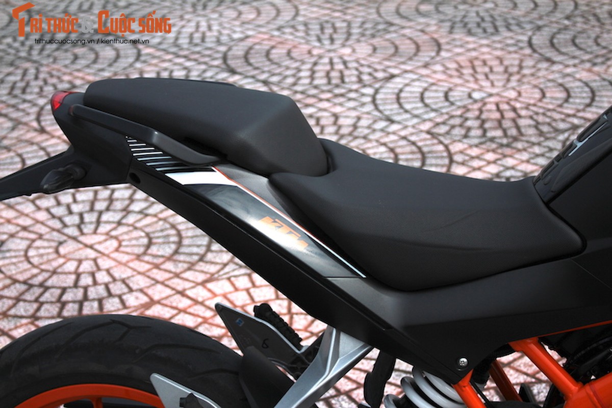 Cam lai “xe no” KTM Duke 390 gia 155 trieu tai VN-Hinh-13