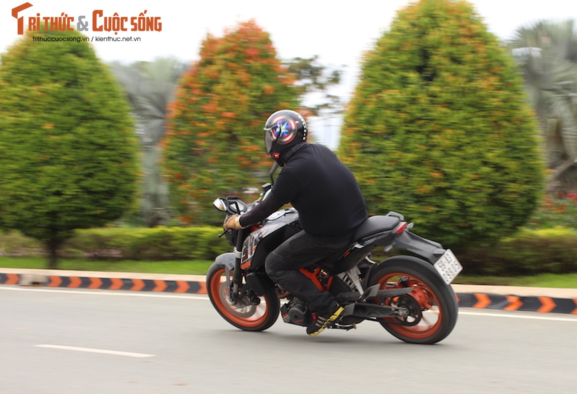 Cam lai “xe no” KTM Duke 390 gia 155 trieu tai VN-Hinh-20