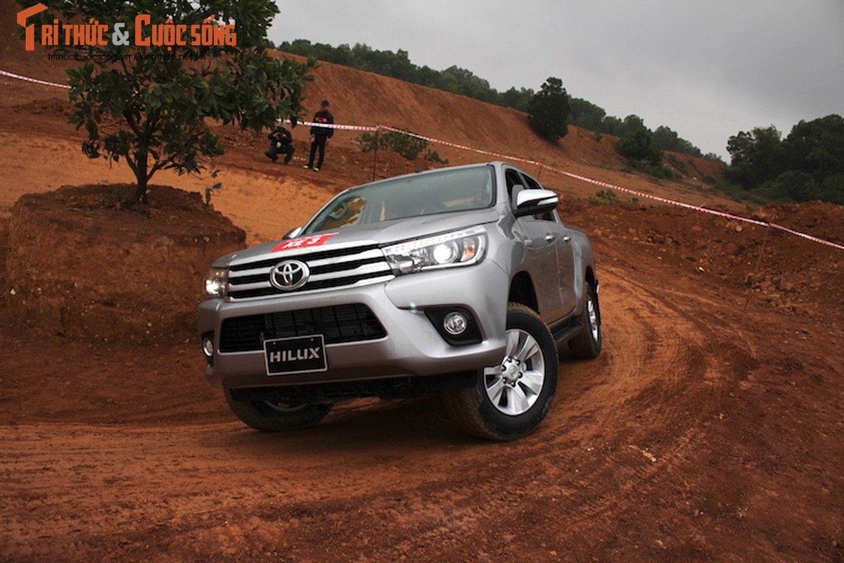 Cam lai ban tai Toyota Hilux 2016 gia tu 697 trieu tai VN-Hinh-13