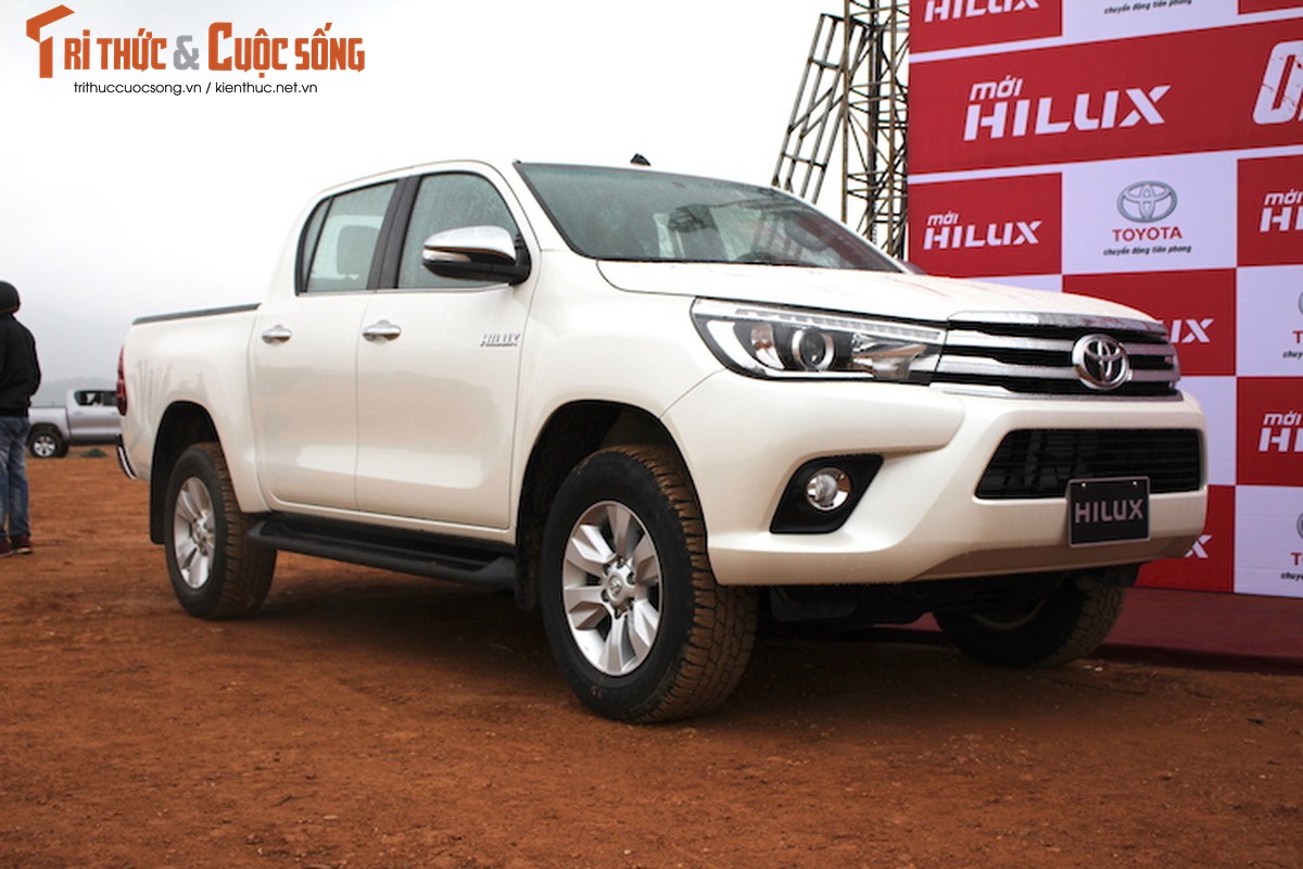 Cam lai ban tai Toyota Hilux 2016 gia tu 697 trieu tai VN-Hinh-2