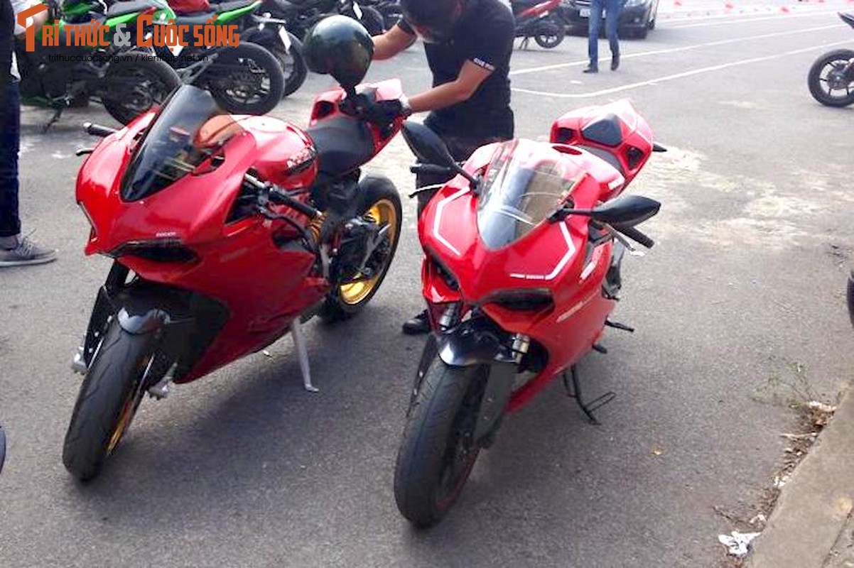 Benelli BN302 len doi Ducati 899 nhu 